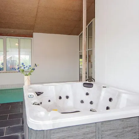 Hébergement de vacances 4 Star Holiday Home In Haderslev